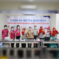 Vaksinasi Massal Covid-19 untuk Pelajar